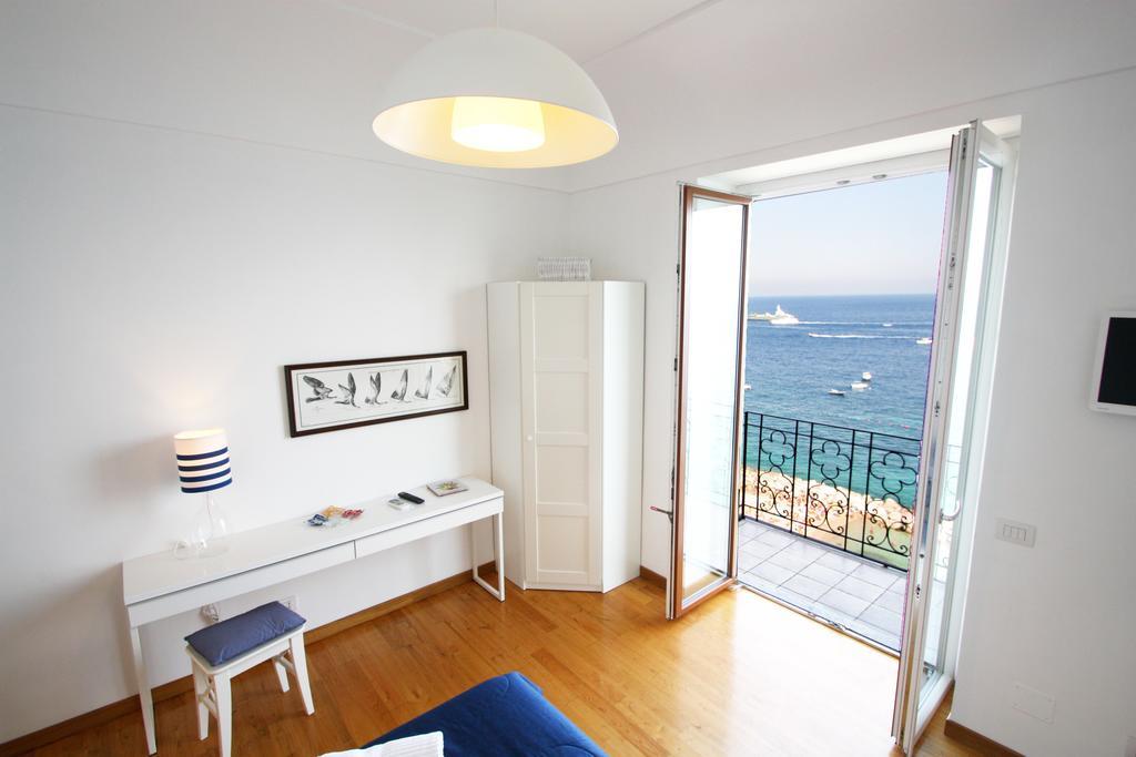 Capri Inn Rum bild
