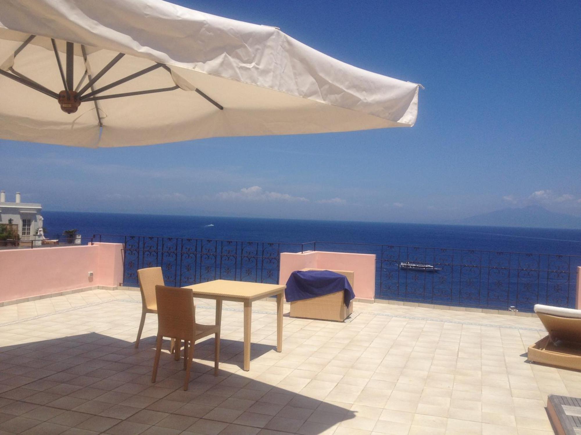 Capri Inn Exteriör bild