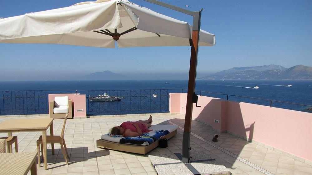 Capri Inn Exteriör bild