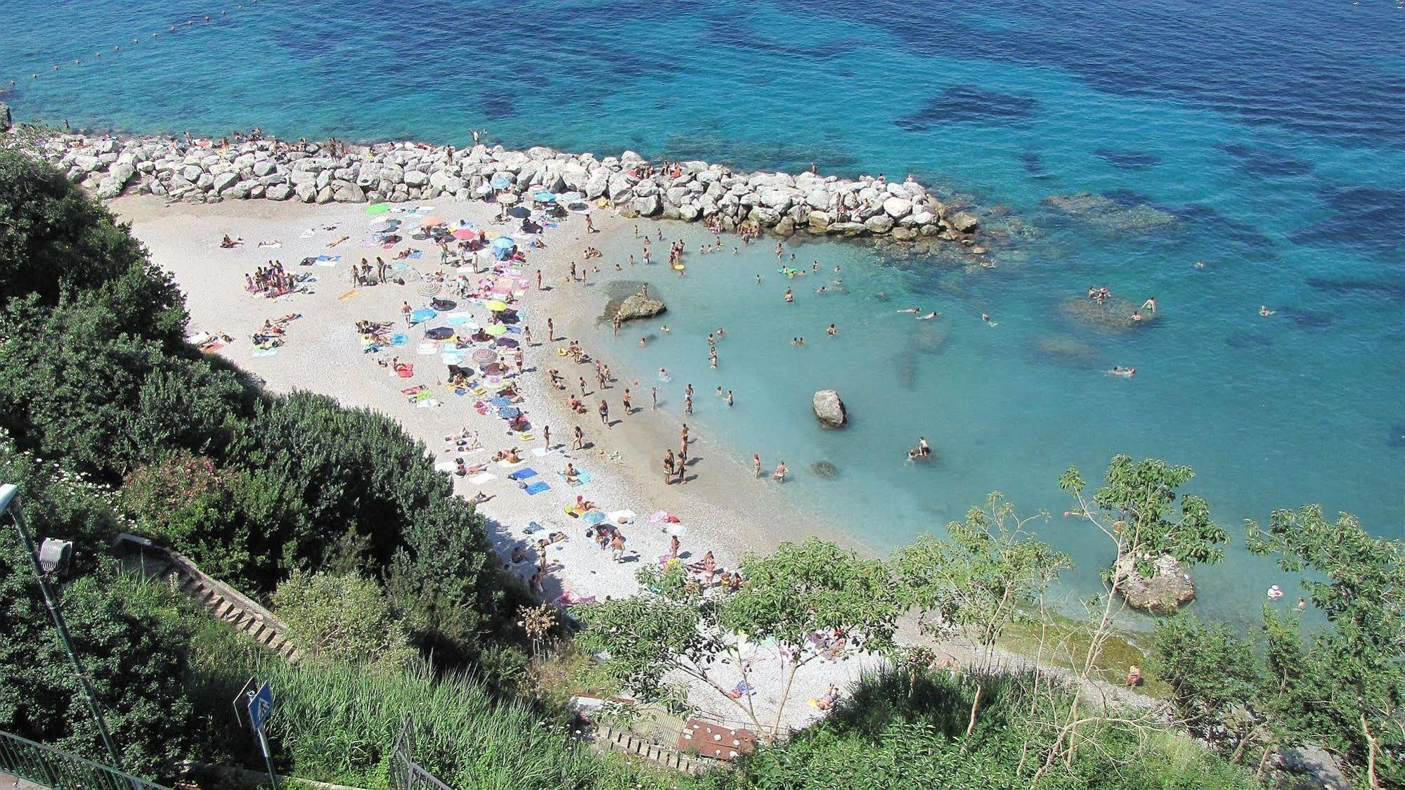 Capri Inn Exteriör bild
